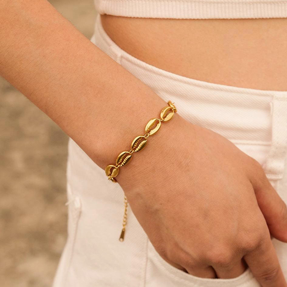 MYKONOS - 18k Gold-Plated Shell Bracelet | Elegant & Versatile Hypoallergenic Jewelry - Enkanta