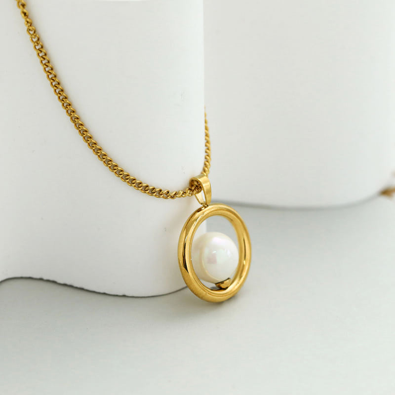MOON - 18k Gold-Plated Pearl Circle Pendant Necklace | Minimalist & Elegant Hypoallergenic Jewelry - Enkanta